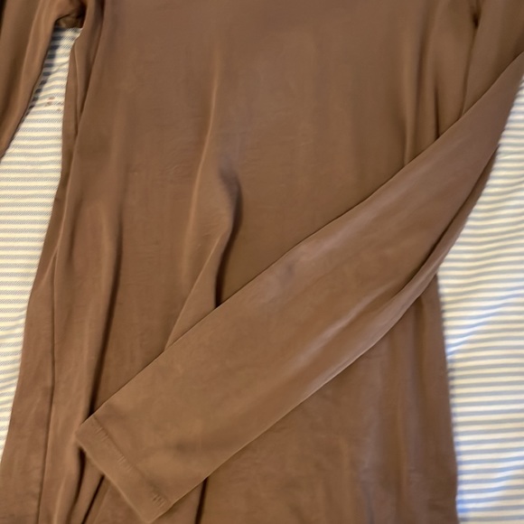 Small - brown long sleeve - Picture 2 of 2